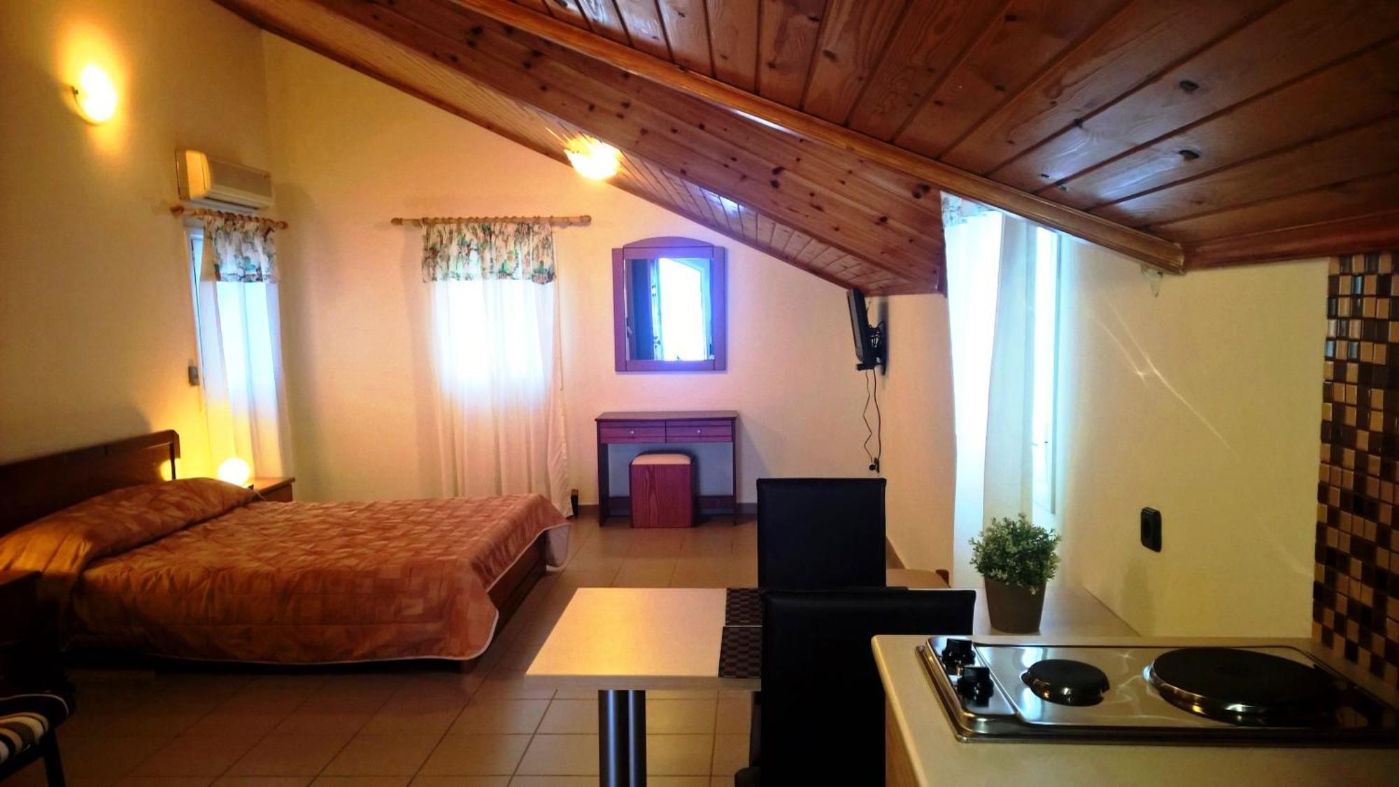 Mari-Christi Apartments Poros  Oda fotoğraf